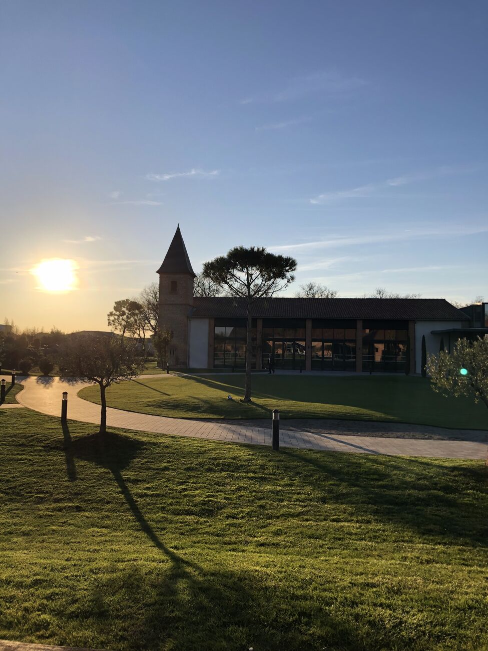 Le domaine au coucher du soleil lors de la journée clients et partenaires