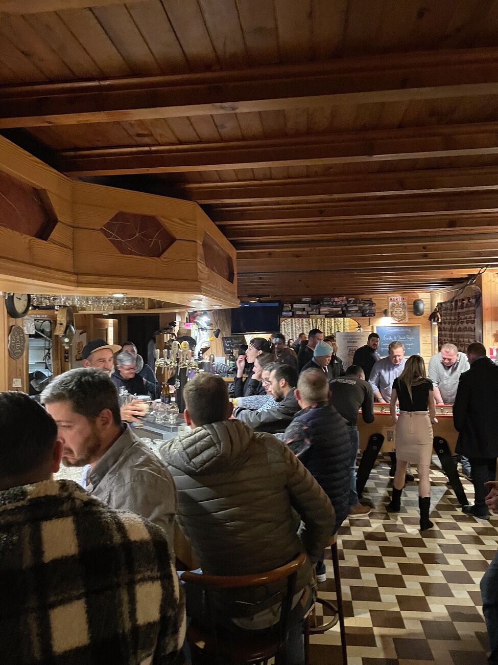 Repas dans une auberge d'altitude