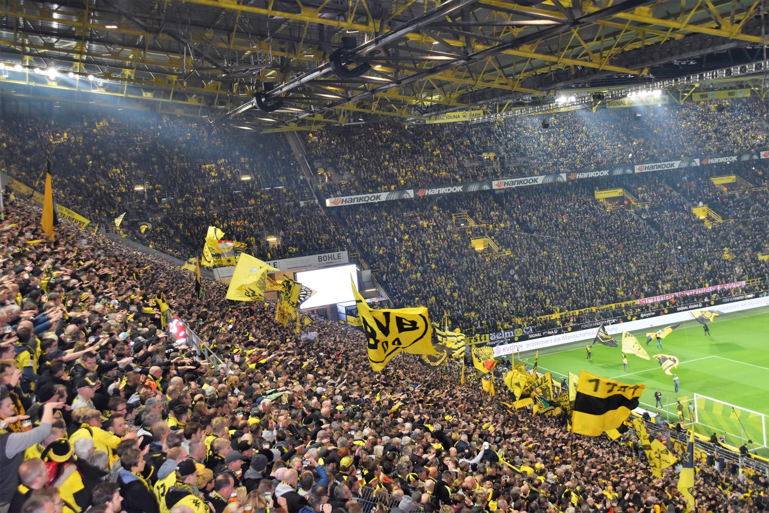 Supporters lors d'un match de Borussia Dortmund — voyage football AMARDI