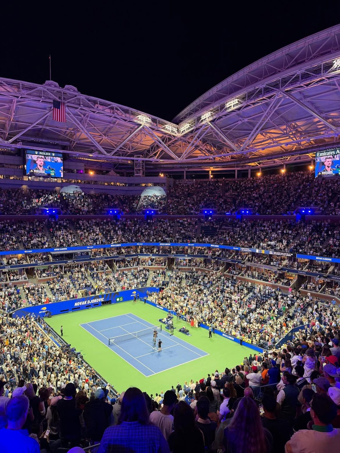 Court de l'US Open illuminé la nuit à New York