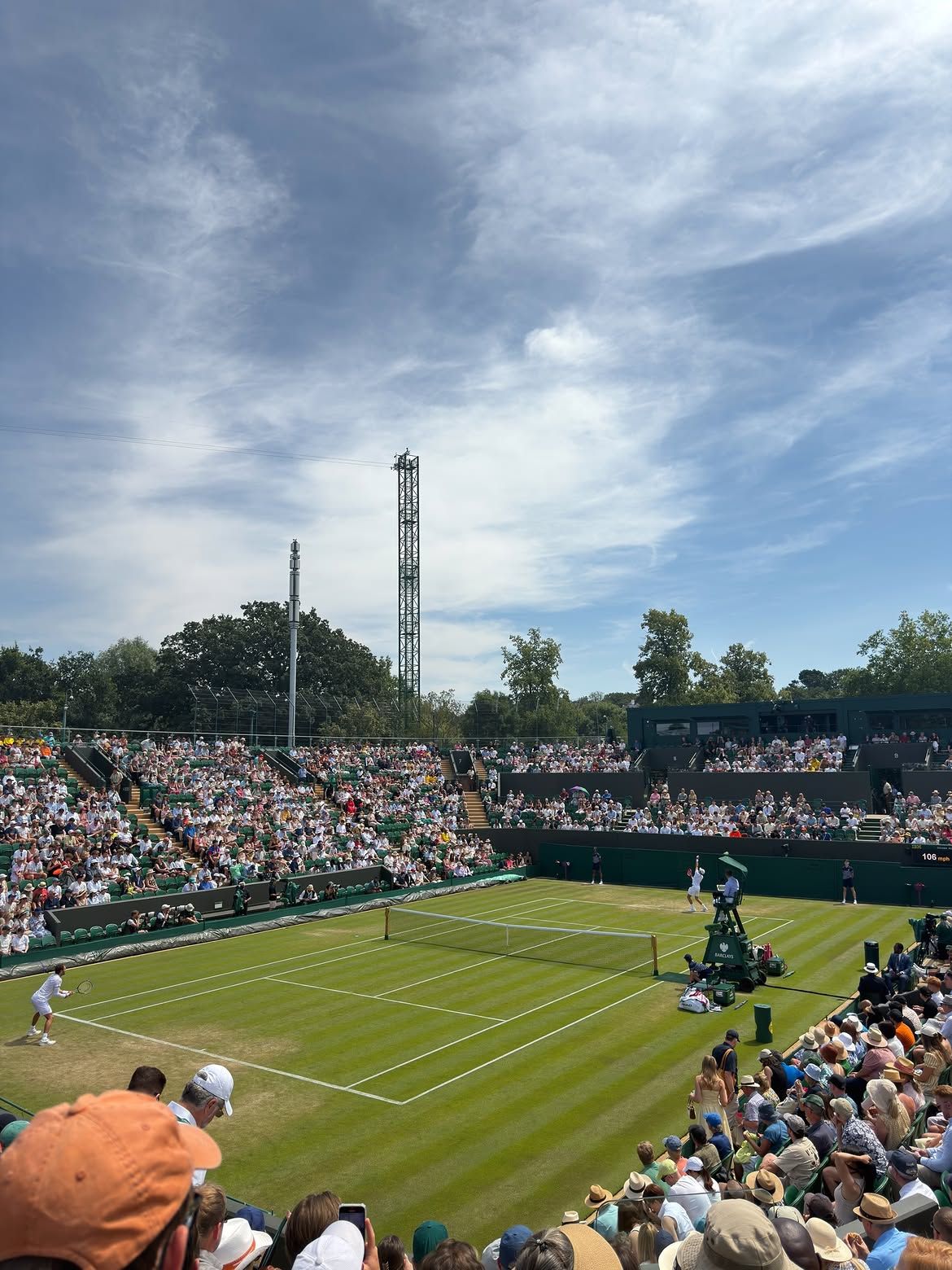 Tribunes et ambiance d'un tournoi de tennis à Wimbledon